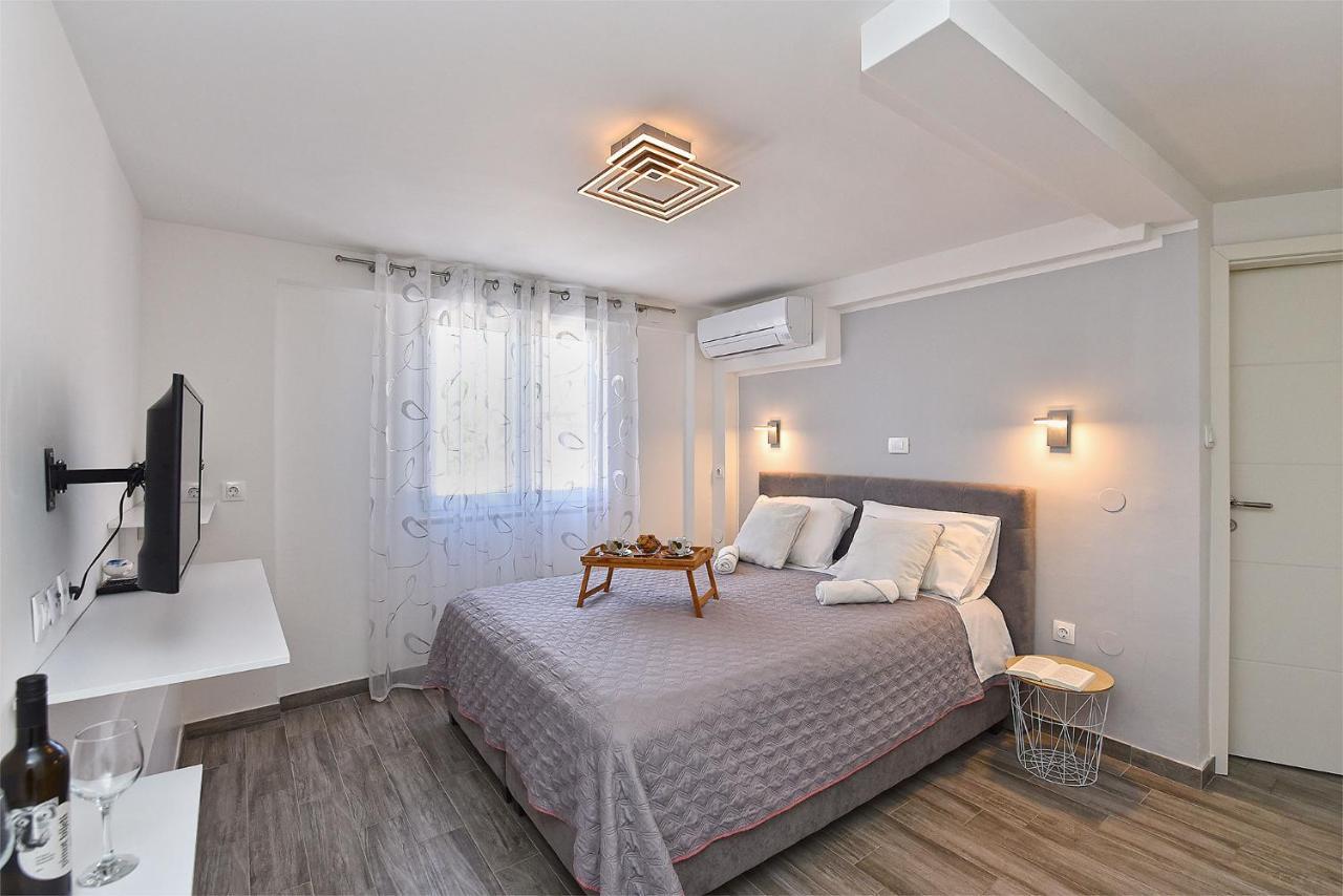 Double Room With Pool 2261 Medulin Buitenkant foto