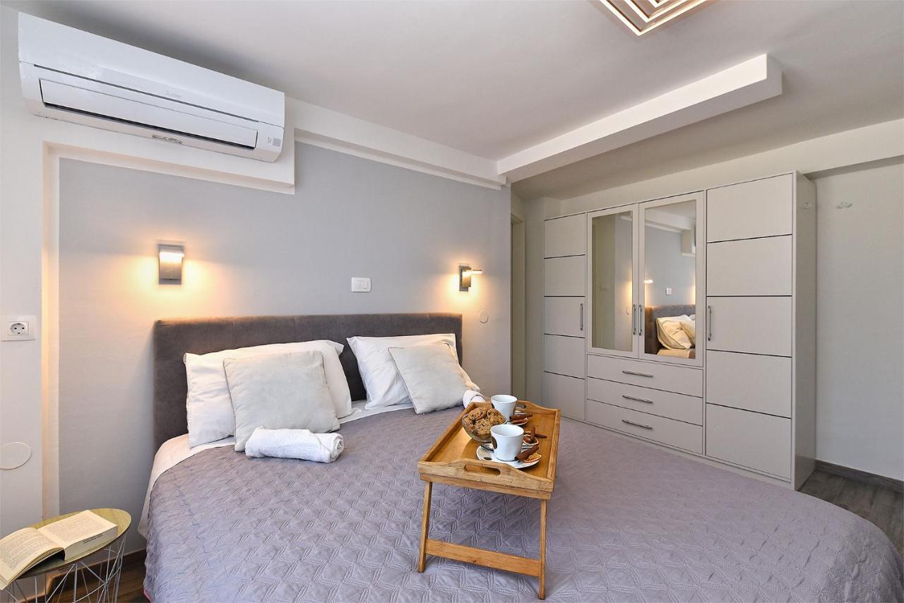 Double Room With Pool 2261 Medulin Buitenkant foto