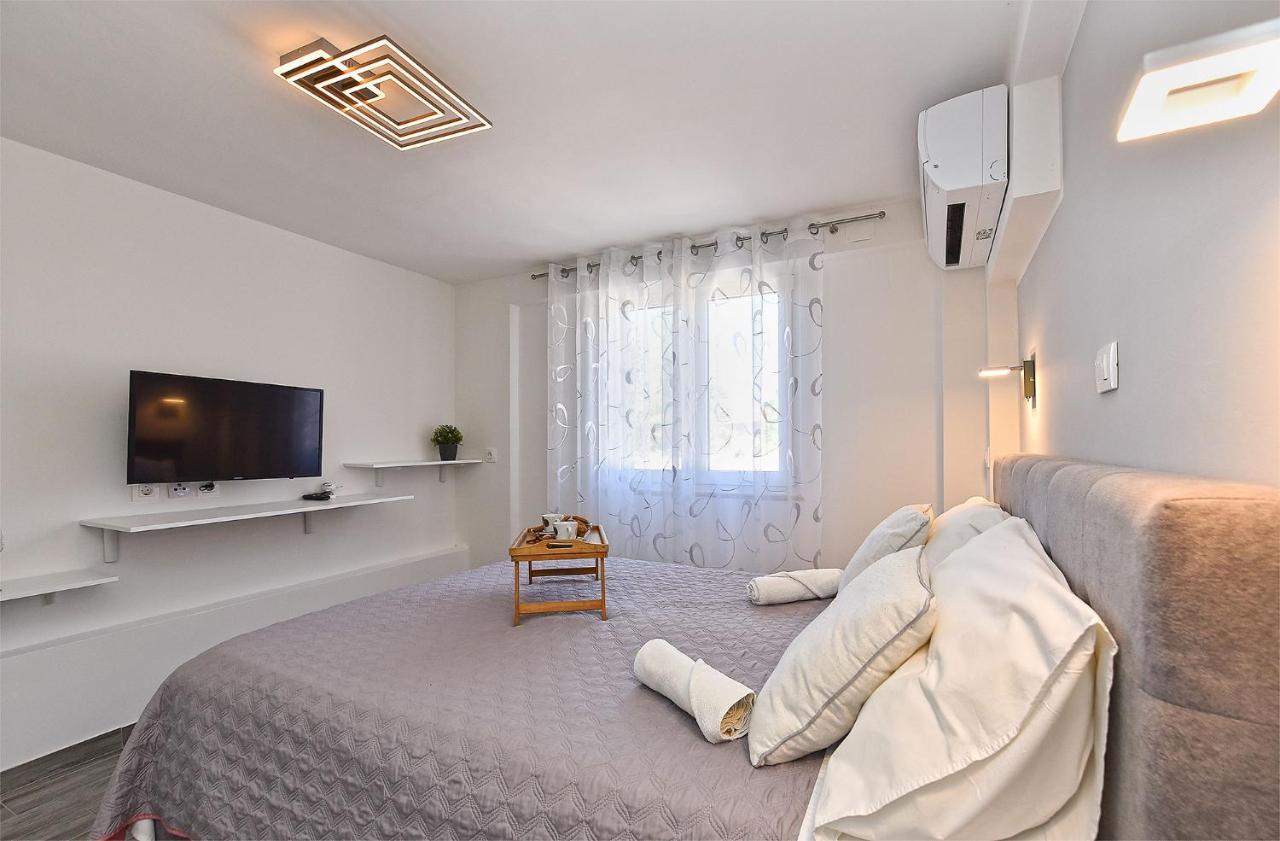 Double Room With Pool 2261 Medulin Buitenkant foto