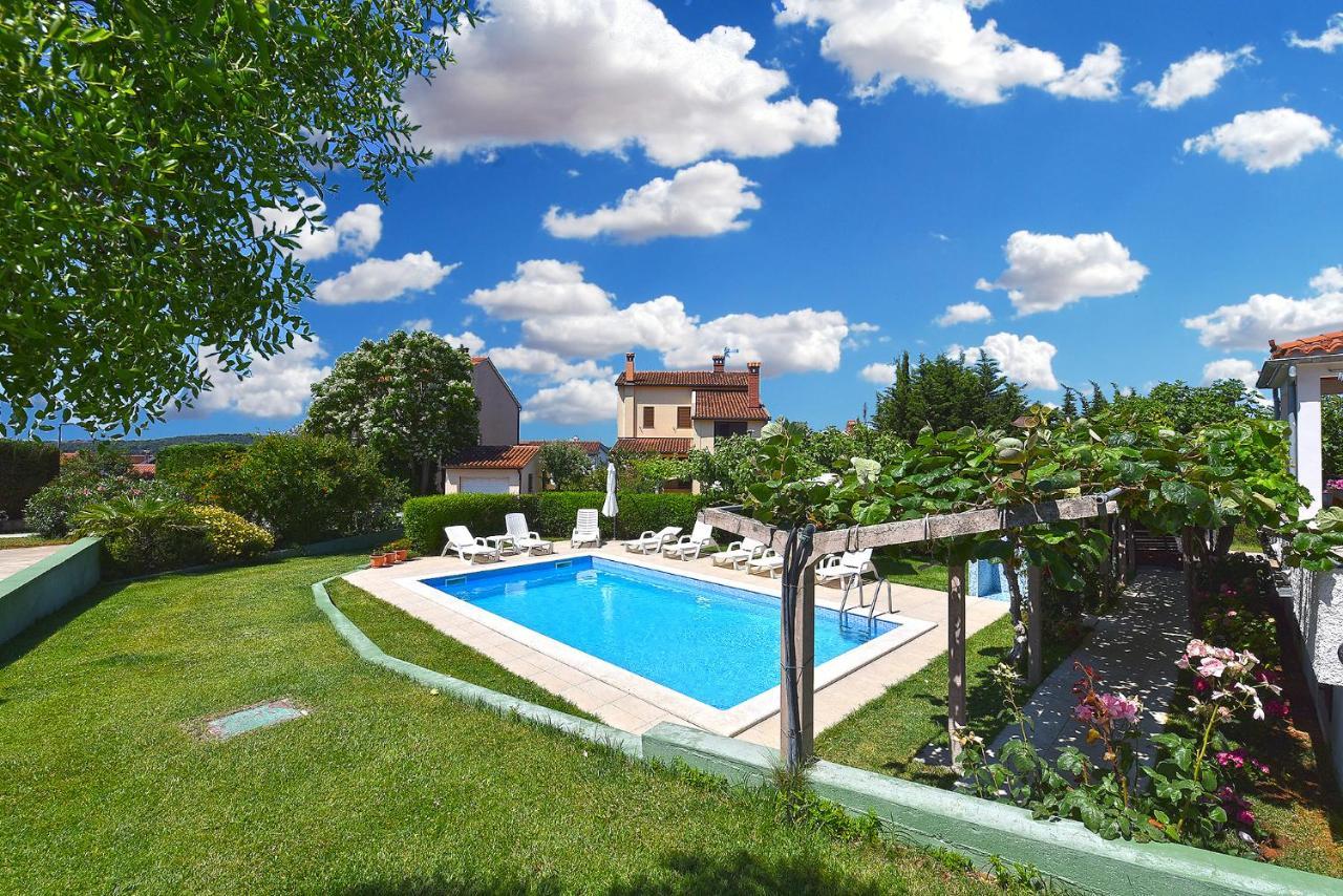 Double Room With Pool 2261 Medulin Buitenkant foto